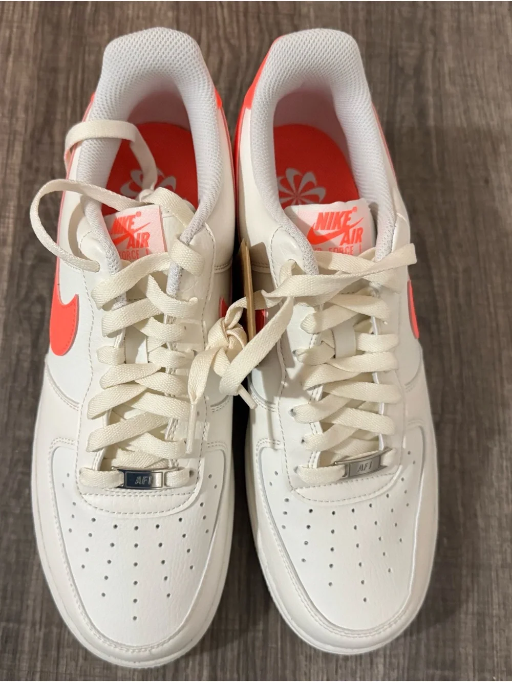 Nike Air Force 1 Men’s 9.5 / Women’s 11 (Box Damage)